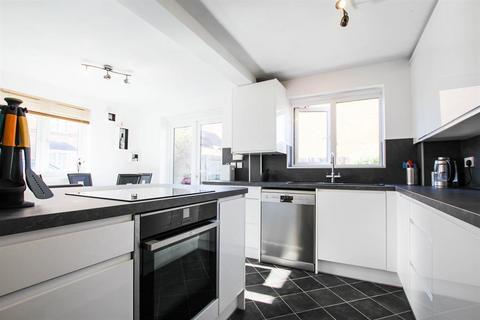 undefined, Goodman Drive, Leighton Buzzard,