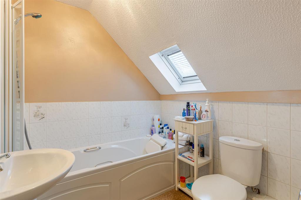 A21 - 14 Crestway, Strete - 250812.jpg