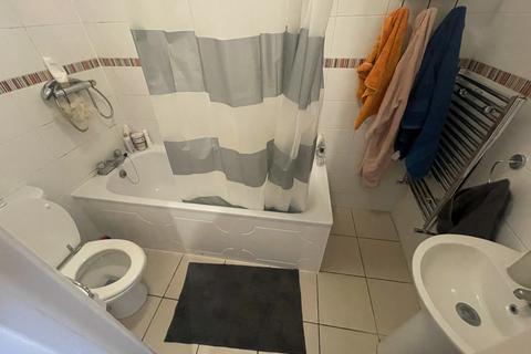 1 bedroom flat to rent, High Road Leytonstone, London E11
