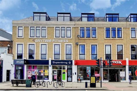 2 bedroom flat to rent, Balham High Road, London SW12