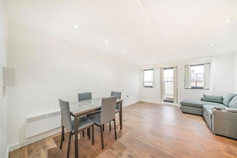 2 bedroom flat to rent, Balham High Road, London SW12