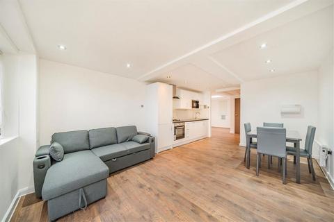 2 bedroom flat to rent, Balham High Road, London SW12