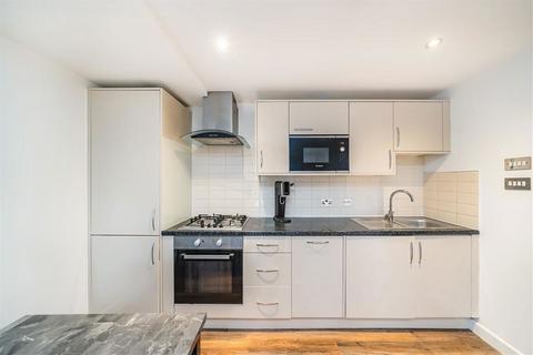 1 bedroom flat to rent, Balham High Road, London SW12