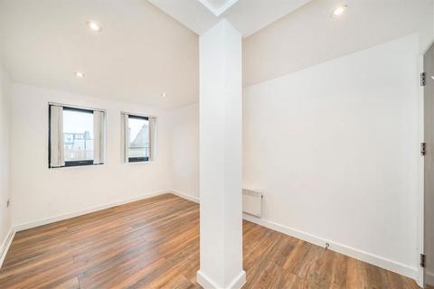 1 bedroom flat to rent, Balham High Road, London SW12
