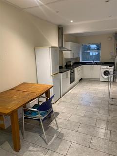 5 bedroom terraced house to rent, Wellington Street, Grimsby