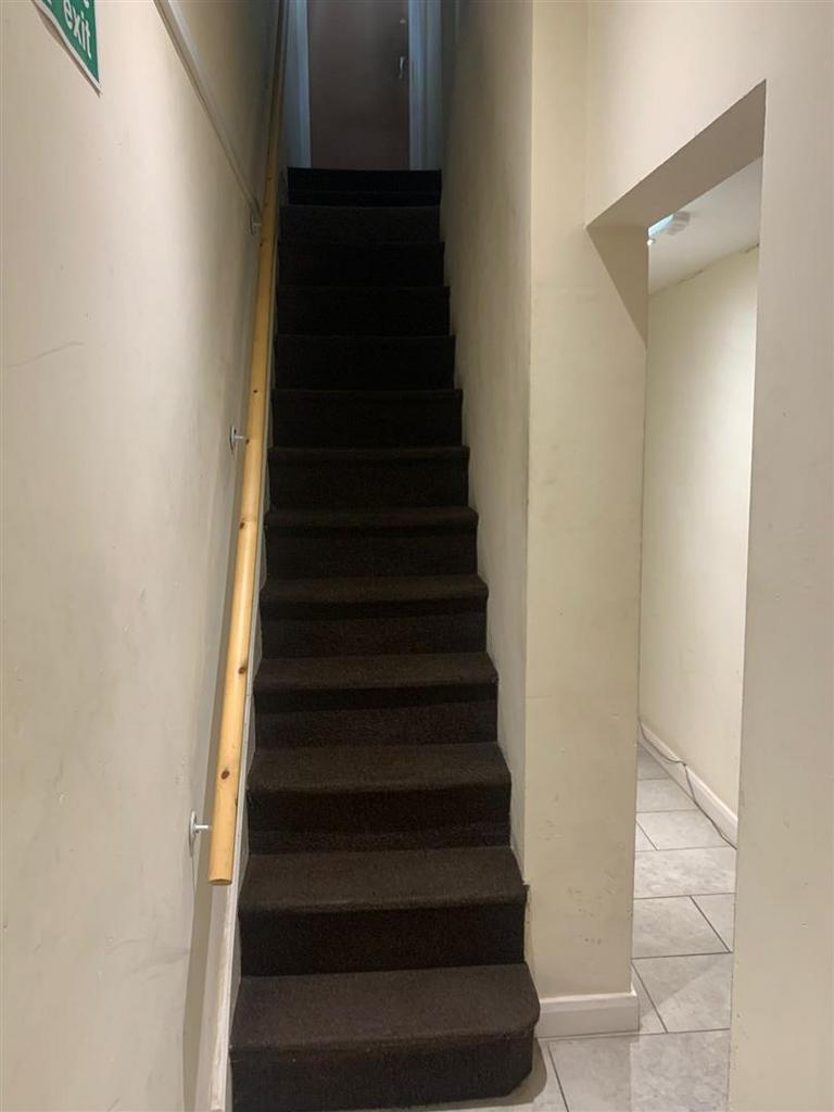 Hallway - 373 wellington .jpg