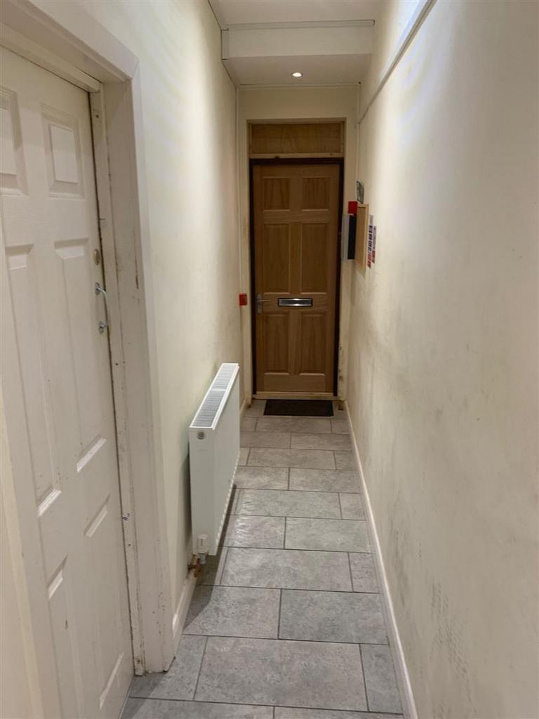 Hallway 2 - 373 wellington .jpg