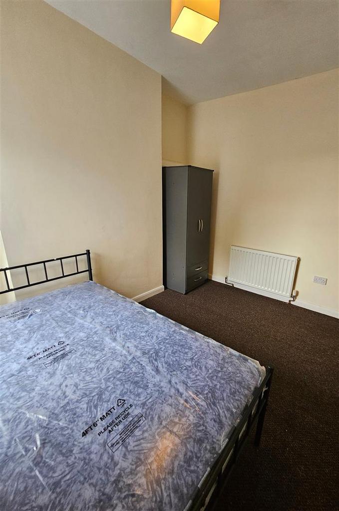 373 wellington bedroom .jpg