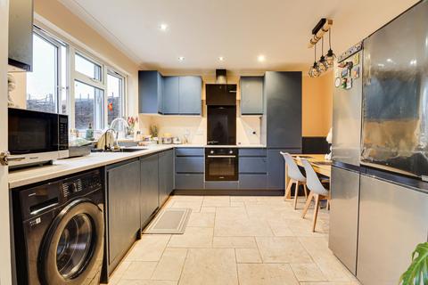 undefined, Kitchener Close, St Albans, AL1