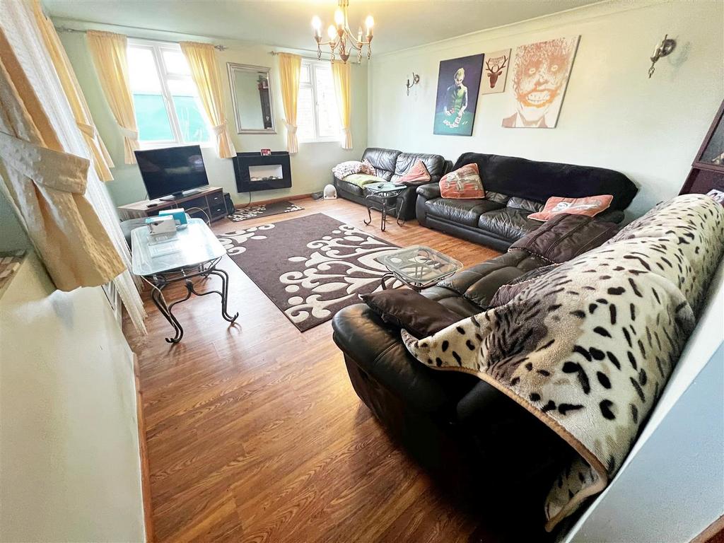 Second lounge