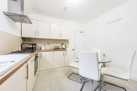 2 bedroom flat to rent, Leahurst Road, Lewisham, London, SE13