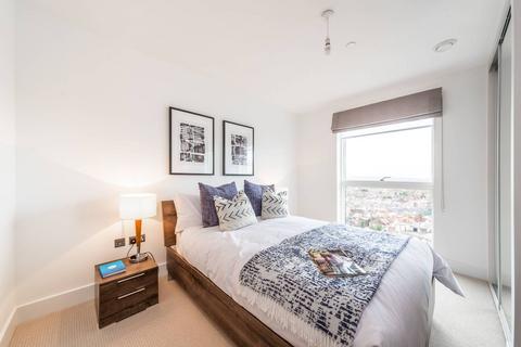 2 bedroom flat to rent, Lyon Road, Harrow, HA1