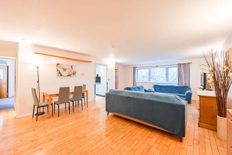 2 bedroom flat to rent, Sky Studios, Docklands, London, E16