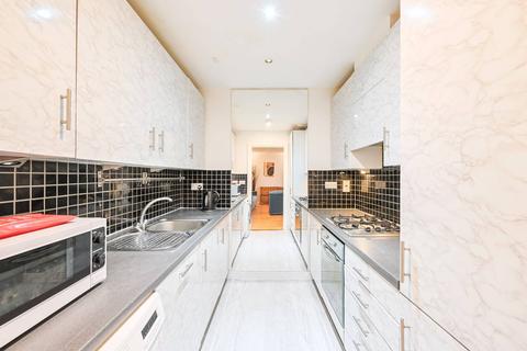 2 bedroom flat to rent, Sky Studios, Docklands, London, E16