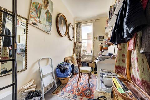 2 bedroom flat to rent, Gledstanes Road, Barons Court, London, W14