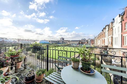 2 bedroom flat to rent, Gledstanes Road, Barons Court, London, W14