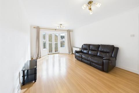 2 bedroom apartment to rent, Draper Close, Middlesex