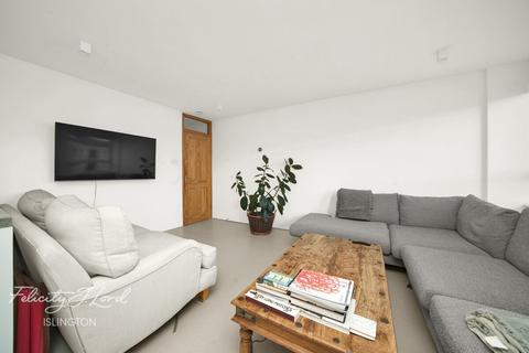 undefined, De Beauvoir Road, London