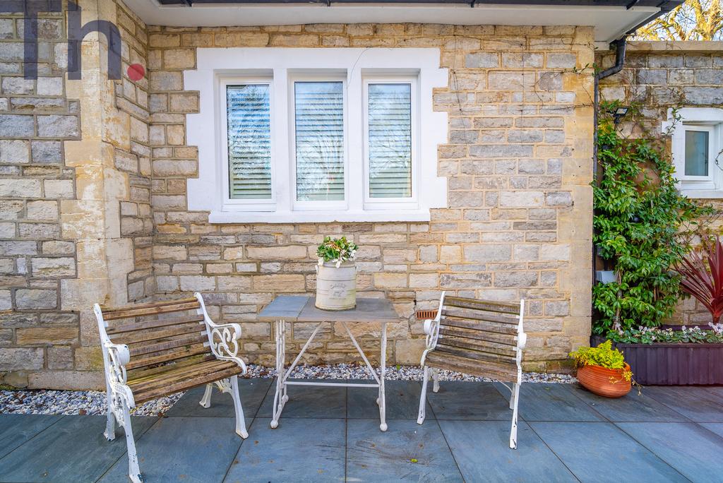 Courtyard Seating Area
