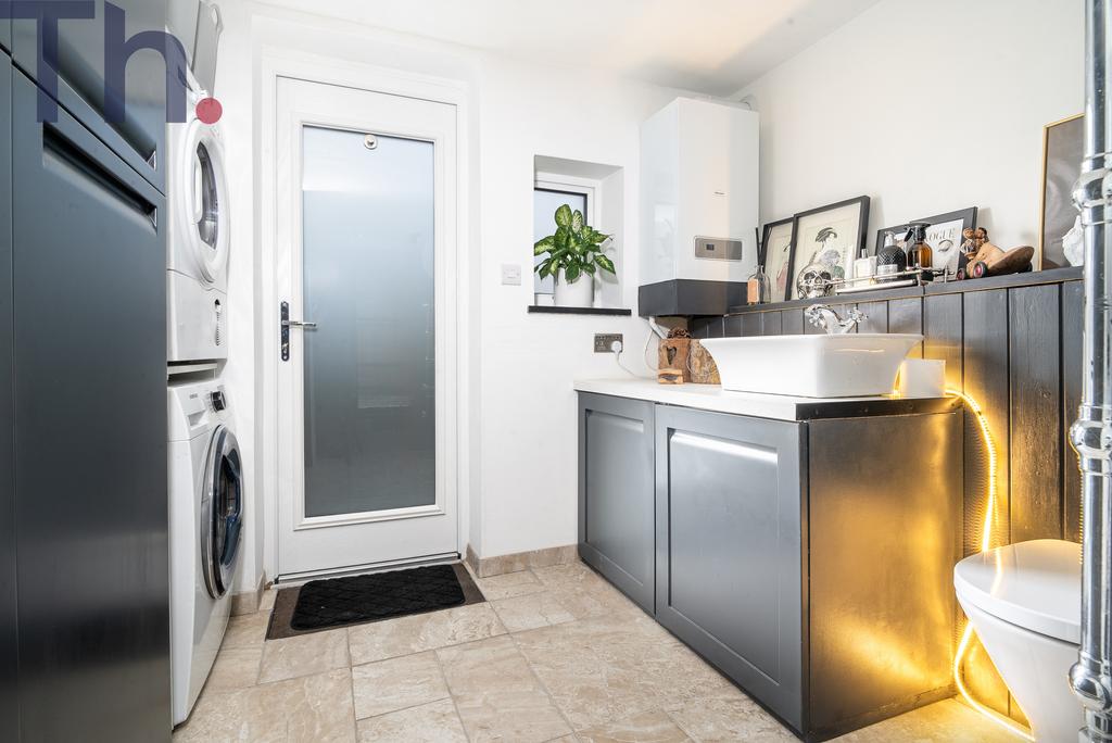 Utility Room W/C