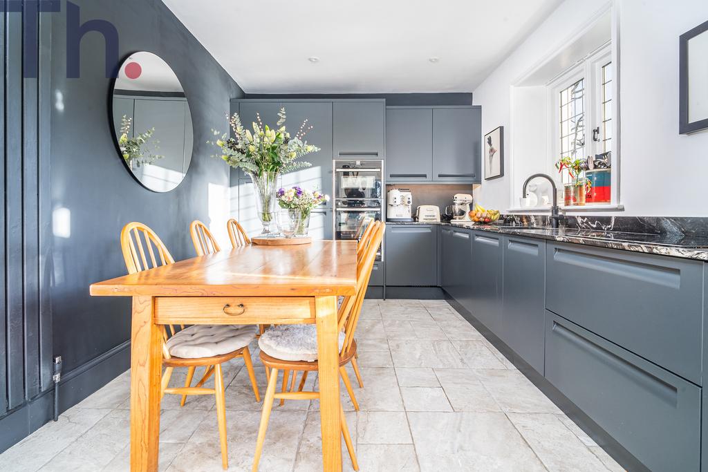 Kitchen &amp; Dining Area