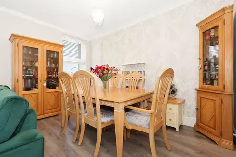 undefined, Flat 3, Palatine, Douglas