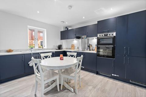 2 bedroom ground floor flat for sale, Butlers Way, East Grinstead RH19