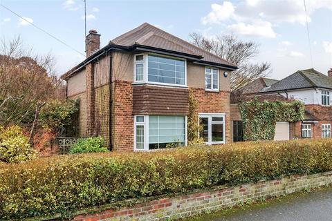 Bishopsmead Close, East Horsley