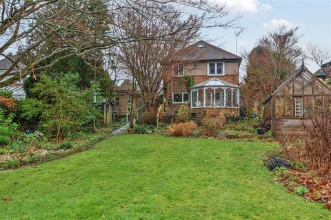 undefined, Bishopsmead Close, East Horsley