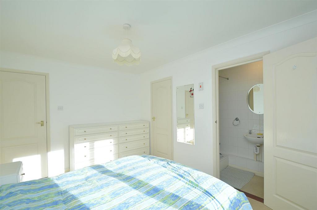Bed1b.jpg