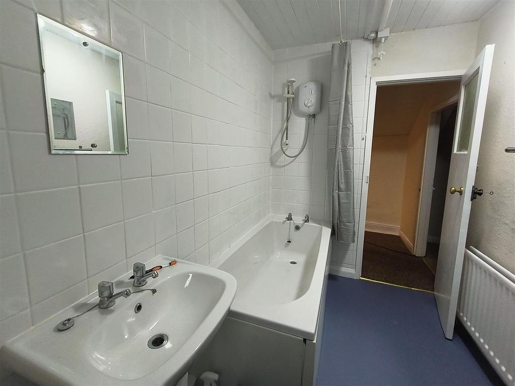 Bath 2.jpg