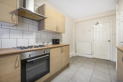 3 bedroom flat to rent, Kingston Hill, Kingston Upon Thames KT2