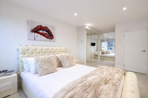 1 bedroom flat for sale, Westcombe Park Road, London SE3
