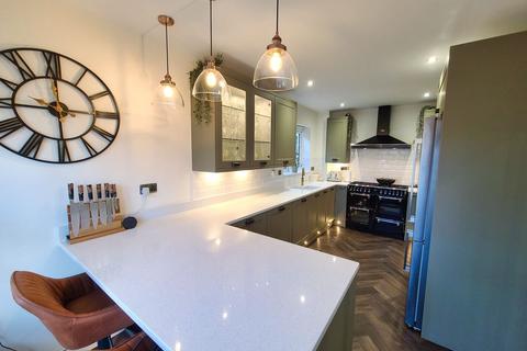 4 bedroom detached house for sale, Hythe Road, Marchwood, SO40