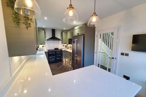 4 bedroom detached house for sale, Hythe Road, Marchwood, SO40