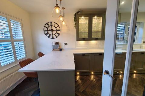 4 bedroom detached house for sale, Hythe Road, Marchwood, SO40