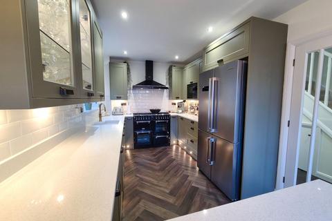 4 bedroom detached house for sale, Hythe Road, Marchwood, SO40