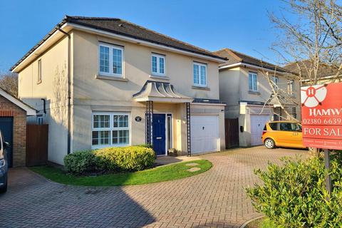 4 bedroom detached house for sale, Hythe Road, Marchwood, SO40