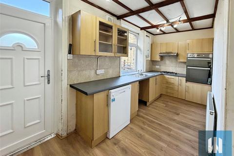 3 bedroom terraced house to rent, Blackmoorfoot Road, Crosland Moor, Huddersfield, HD4