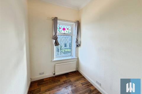 3 bedroom terraced house to rent, Blackmoorfoot Road, Crosland Moor, Huddersfield, HD4