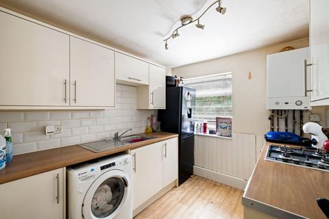 2 bedroom flat for sale, Eaves Road, Elms Vale, Dover, CT17