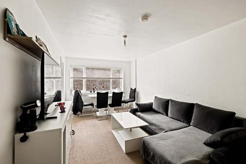 2 bedroom flat for sale, Eaves Road, Elms Vale, Dover, CT17