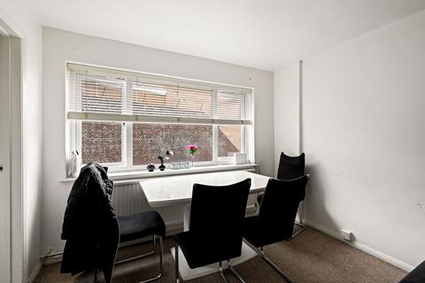 2 bedroom flat for sale, Eaves Road, Elms Vale, Dover, CT17