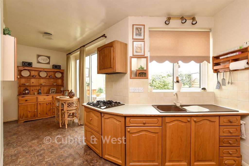 Kitchen/Breakfast Area