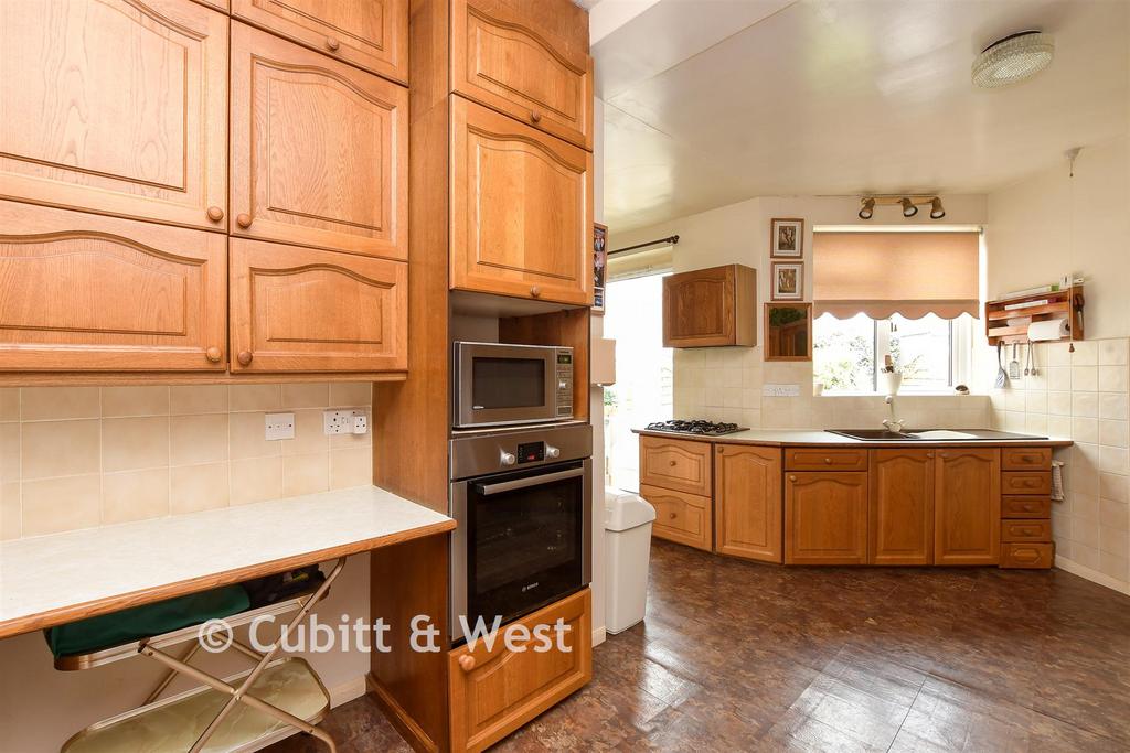 Kitchen/Breakfast Area