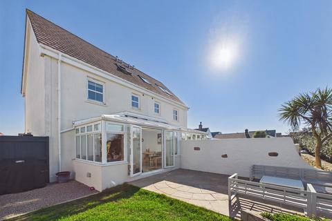 3 bedroom house for sale, Fantastic 3 Bed Family Home out West