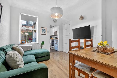 undefined, Curzon Terrace, South Bank