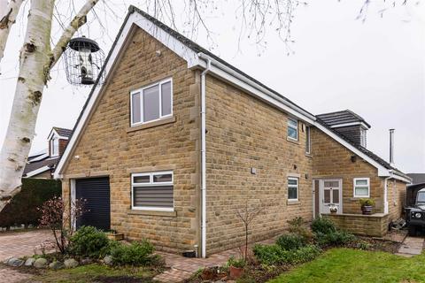 4 bedroom detached house for sale, Carrfield Road, Leeds LS15