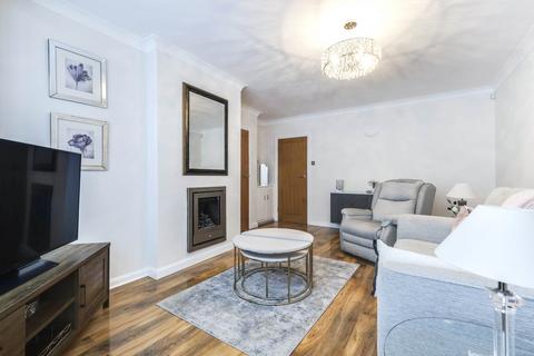 2 bedroom bungalow for sale, Kirkwood Lane, Cookridge, Leeds, West Yorkshire, LS16
