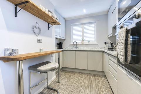 2 bedroom bungalow for sale, Kirkwood Lane, Cookridge, Leeds, West Yorkshire, LS16